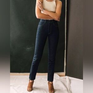 Imogene + Willie Size 25 x 34
Elizabeth Dark Wash High Rise
Jeans Classic *Flaw